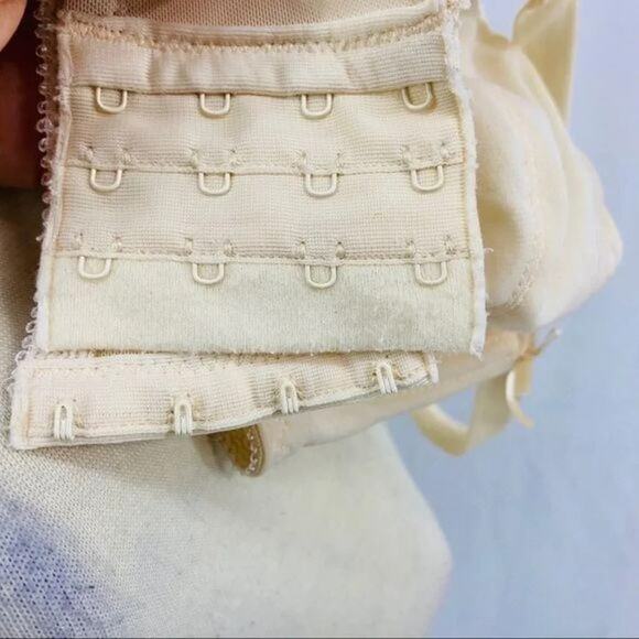 Bali Flower Underwire Bra Light Beige Style 0180 40DD - Picture 7 of 9